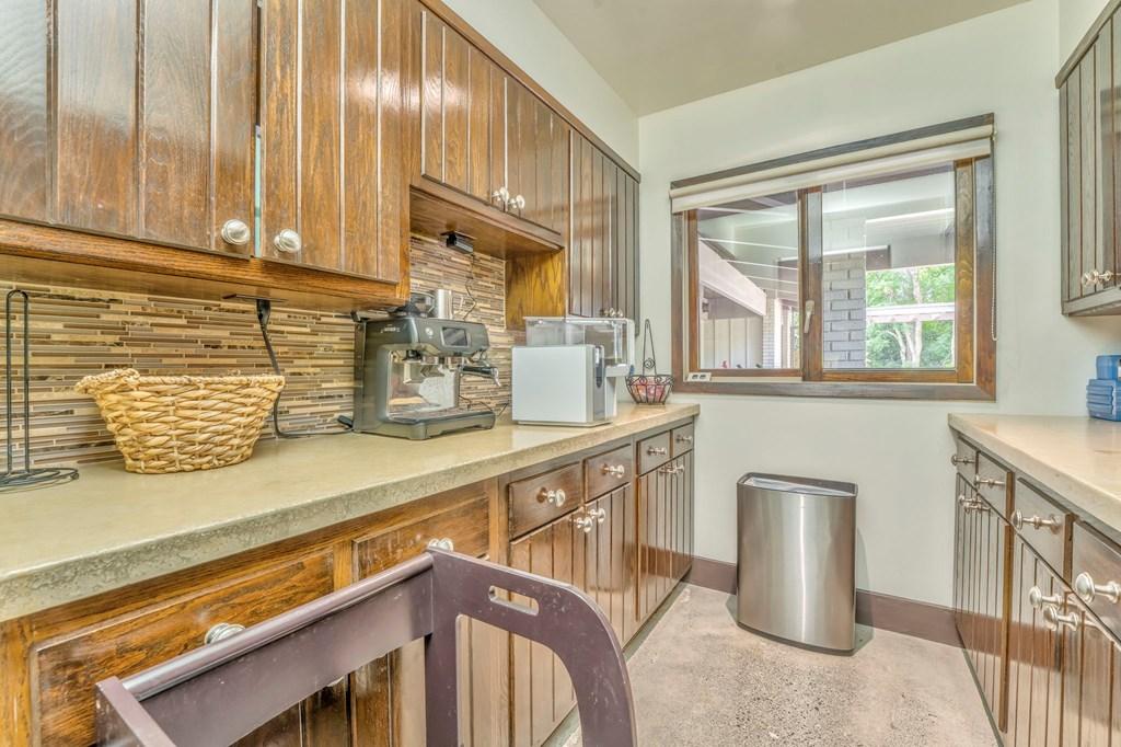 DALTON, Georgia, 30720, United States, 4 Bedrooms Bedrooms, ,5 BathroomsBathrooms,Residential,For Sale,1804321