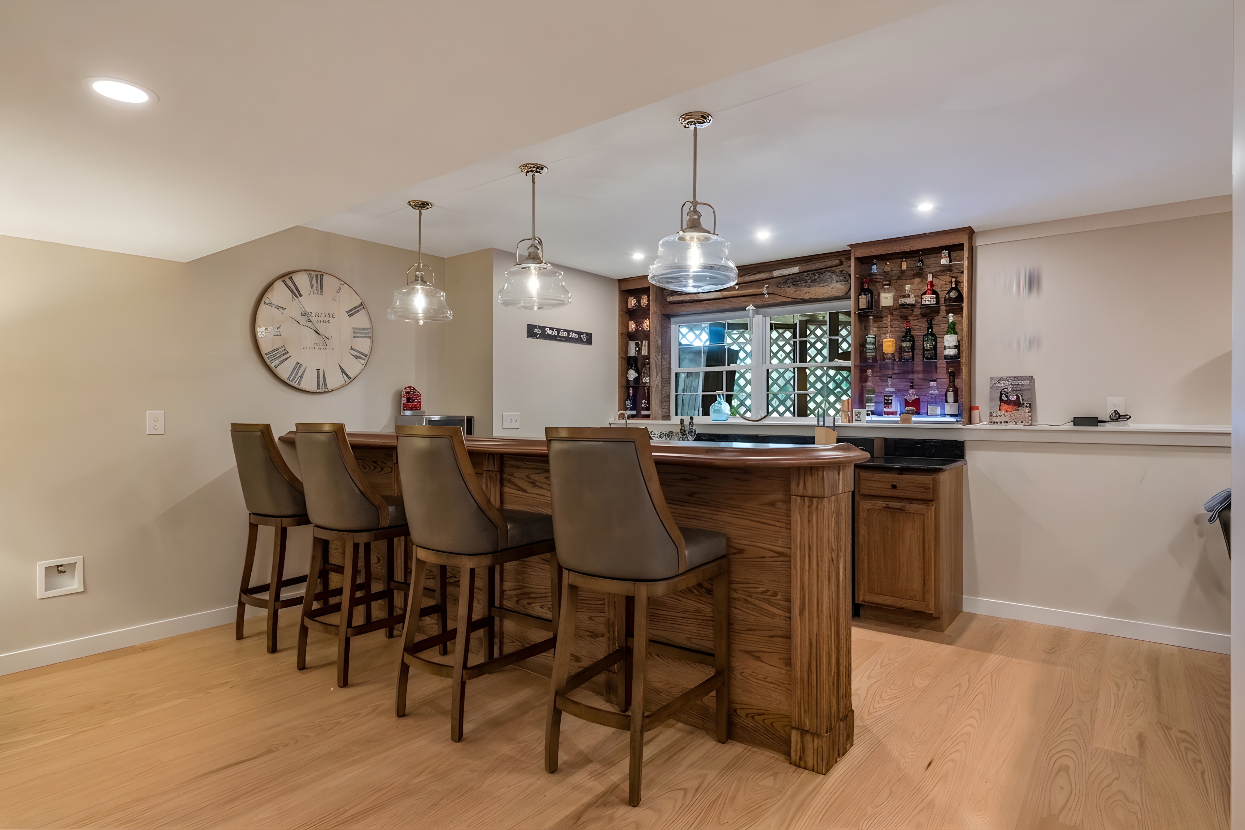  Enjoy year-round luxury in this updated coastal home - 物件實景