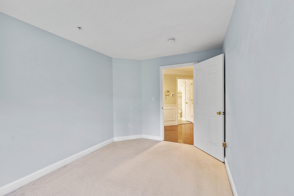 Chelmsford, Massachusetts, 01863, United States, 2 Bedrooms Bedrooms, ,2 BathroomsBathrooms,Residential,For Sale,1939125