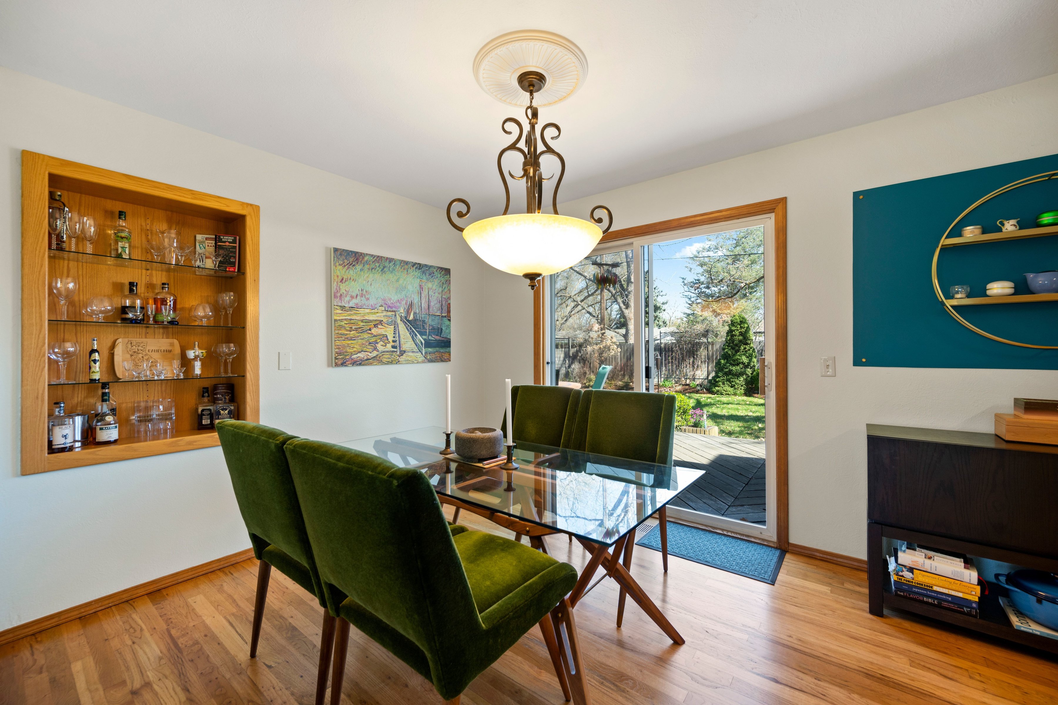  Timeless Mid-Century Design with Sunroom Living and Garden Oasis - 物件實景