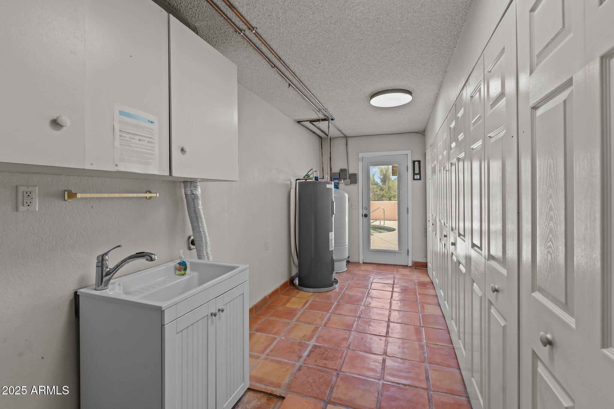 Wickenburg, Arizona, 85390, United States, 3 Bedrooms Bedrooms, ,3 BathroomsBathrooms,Residential,For Sale,1915938