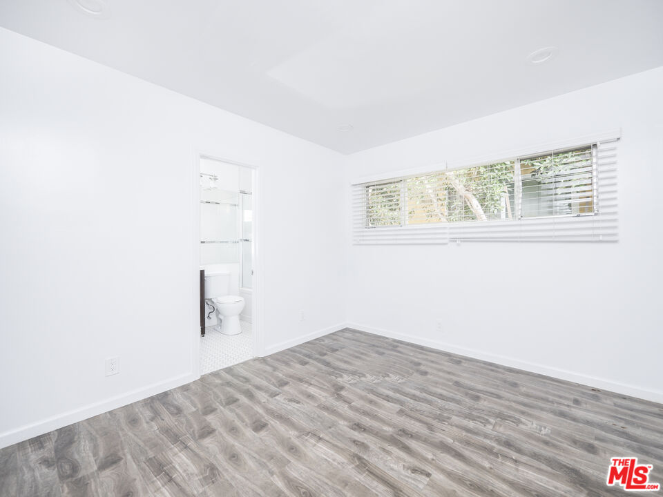 Los Angeles, California, 90066, United States, 4 Bedrooms Bedrooms, ,Residential,For Sale,1705124