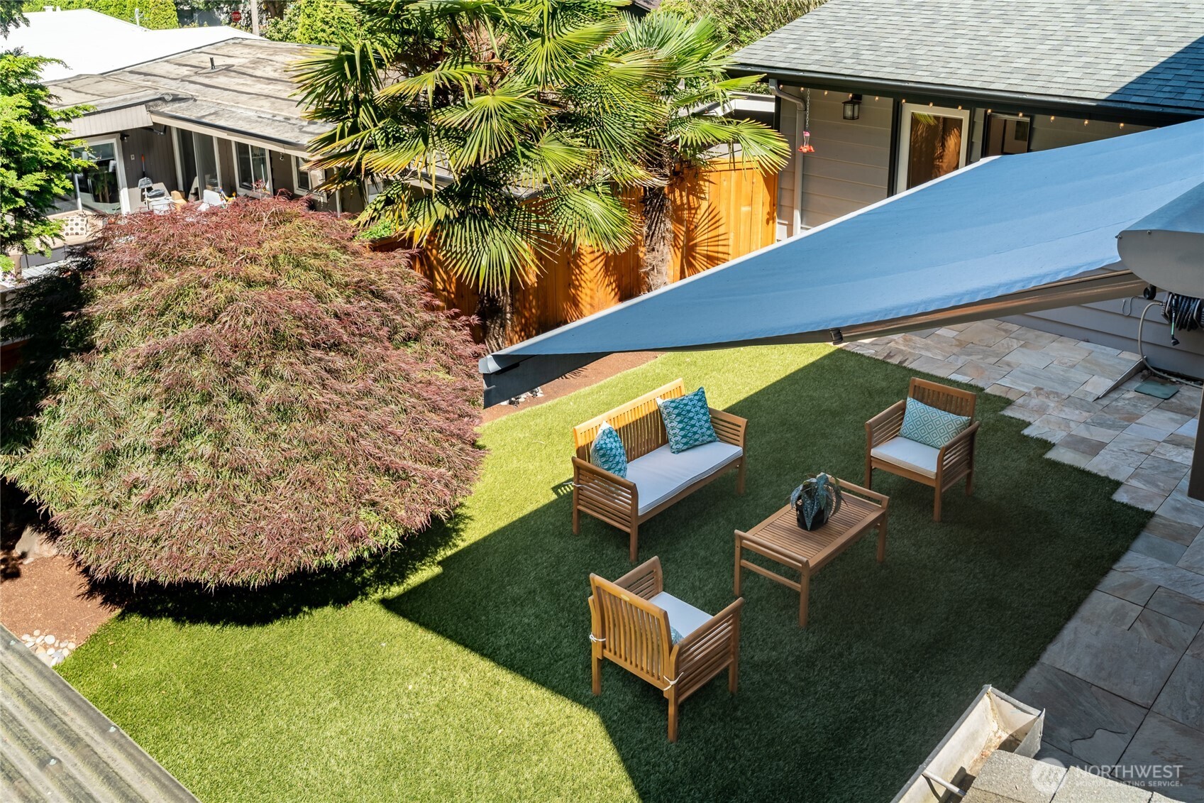 Kirkland, Washington, 98033, United States, 3 Bedrooms Bedrooms, ,2 BathroomsBathrooms,Residential,For Sale,1988237