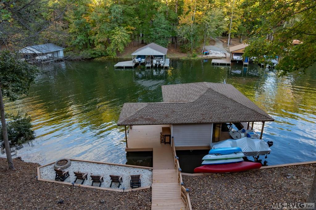 Boydton, Virginia, 23917, United States, 5 Bedrooms Bedrooms, ,4 BathroomsBathrooms,Residential,For Sale,1991597