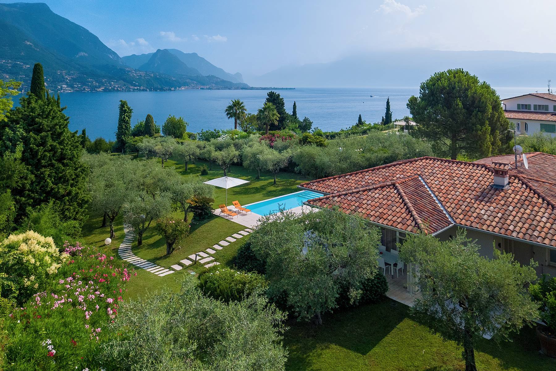  Contemporary Villa with Private Access to Lake Garda - 物件實景