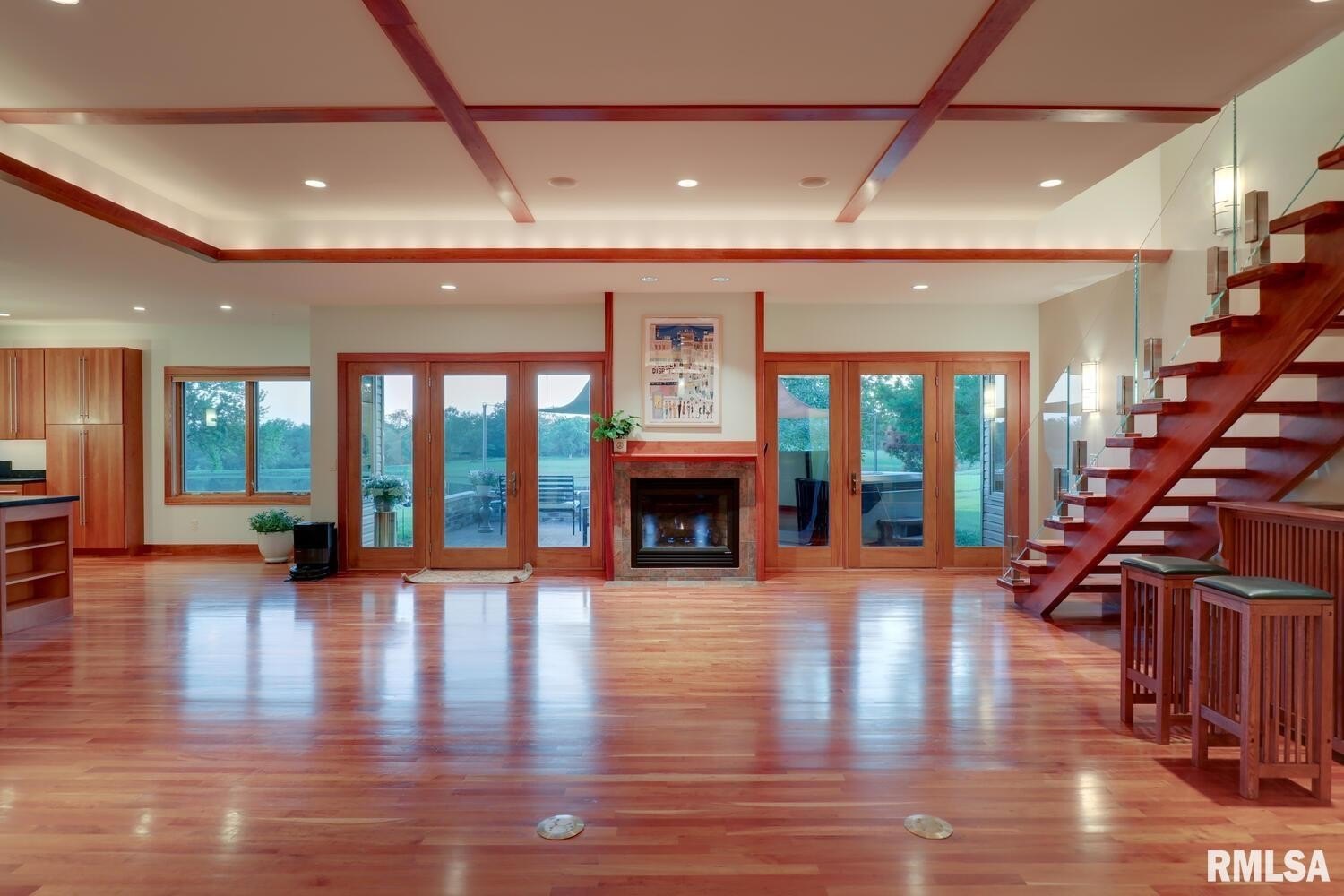 Macomb, Illinois, 61455, United States, 5 Bedrooms Bedrooms, ,5 BathroomsBathrooms,Residential,For Sale,1915760