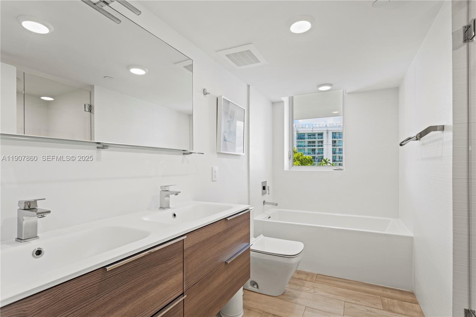 Bay Harbor Islands, Florida, 33154, United States, 3 Bedrooms Bedrooms, ,2 BathroomsBathrooms,Residential,For Sale,1992107