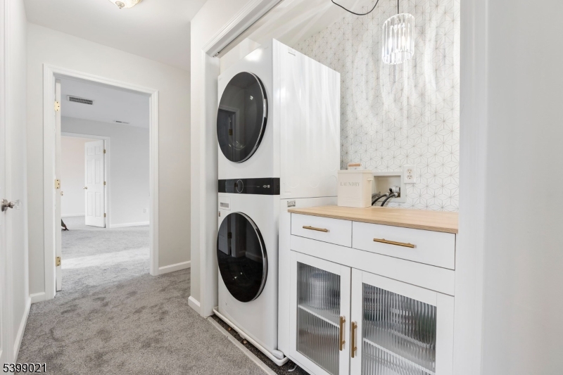 Lafayette Twp., New Jersey, 07848, United States, 5 Bedrooms Bedrooms, ,4 BathroomsBathrooms,Residential,For Sale,2003024