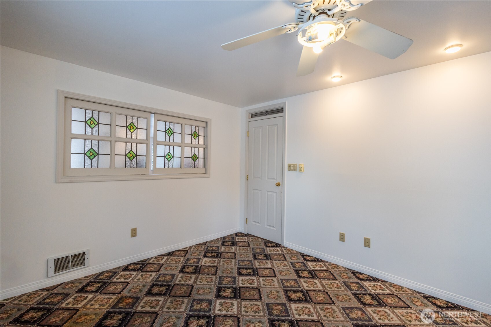 Roslyn, Washington, 98941, United States, 2 Bedrooms Bedrooms, ,2 BathroomsBathrooms,Residential,For Sale,2009097