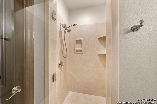 Kerrville, Texas, 78028, United States, 3 Bedrooms Bedrooms, ,5 BathroomsBathrooms,Residential,For Sale,2002540