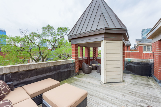 310 E 18th St, Chicago, Illinois, 60616, United States, 3 Bedrooms Bedrooms, ,4 BathroomsBathrooms,Residential,For Sale,310 E 18th St,1010356