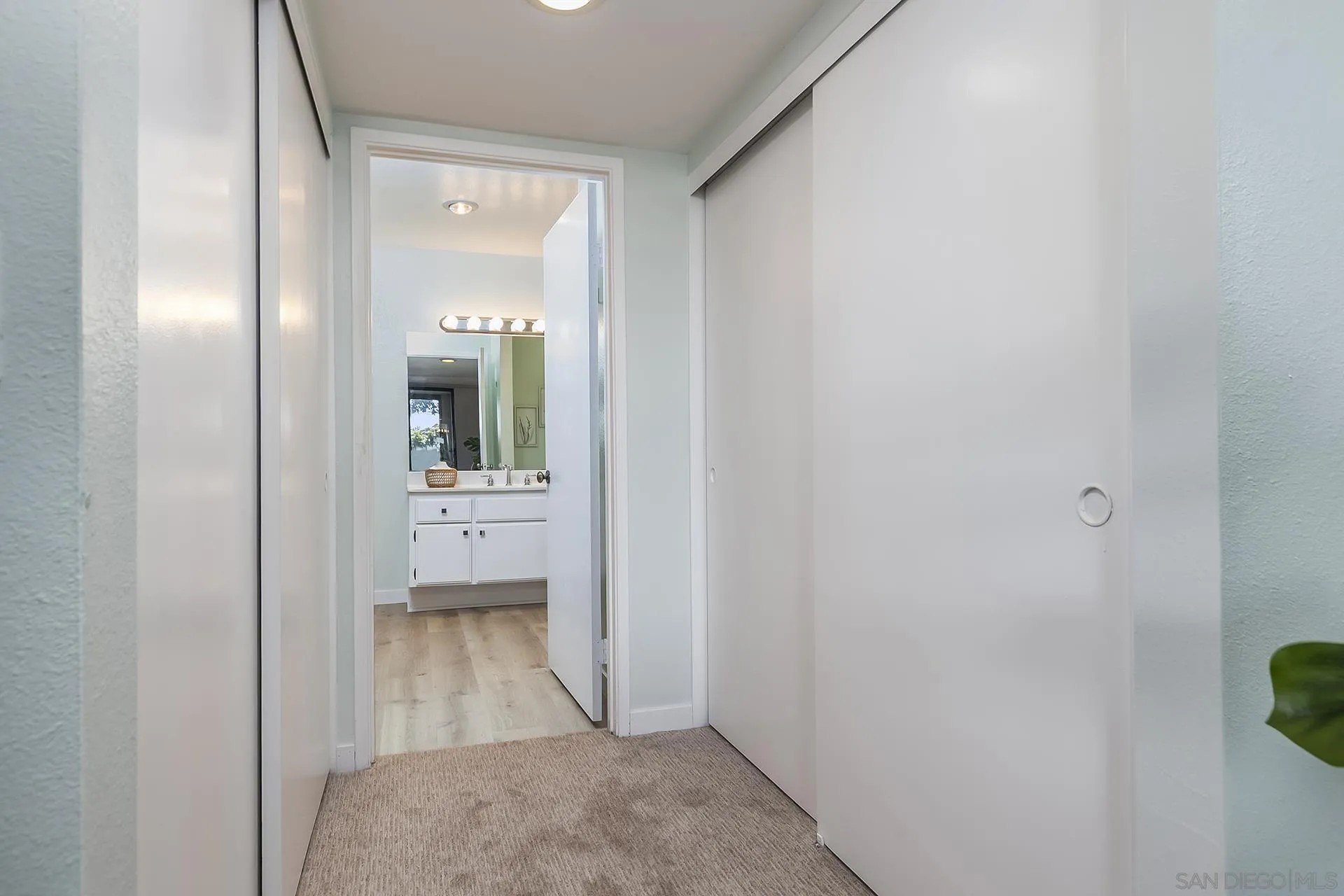 San Diego, California, 92110, United States, 1 Bedroom Bedrooms, ,1 BathroomBathrooms,Residential,For Sale,1970133