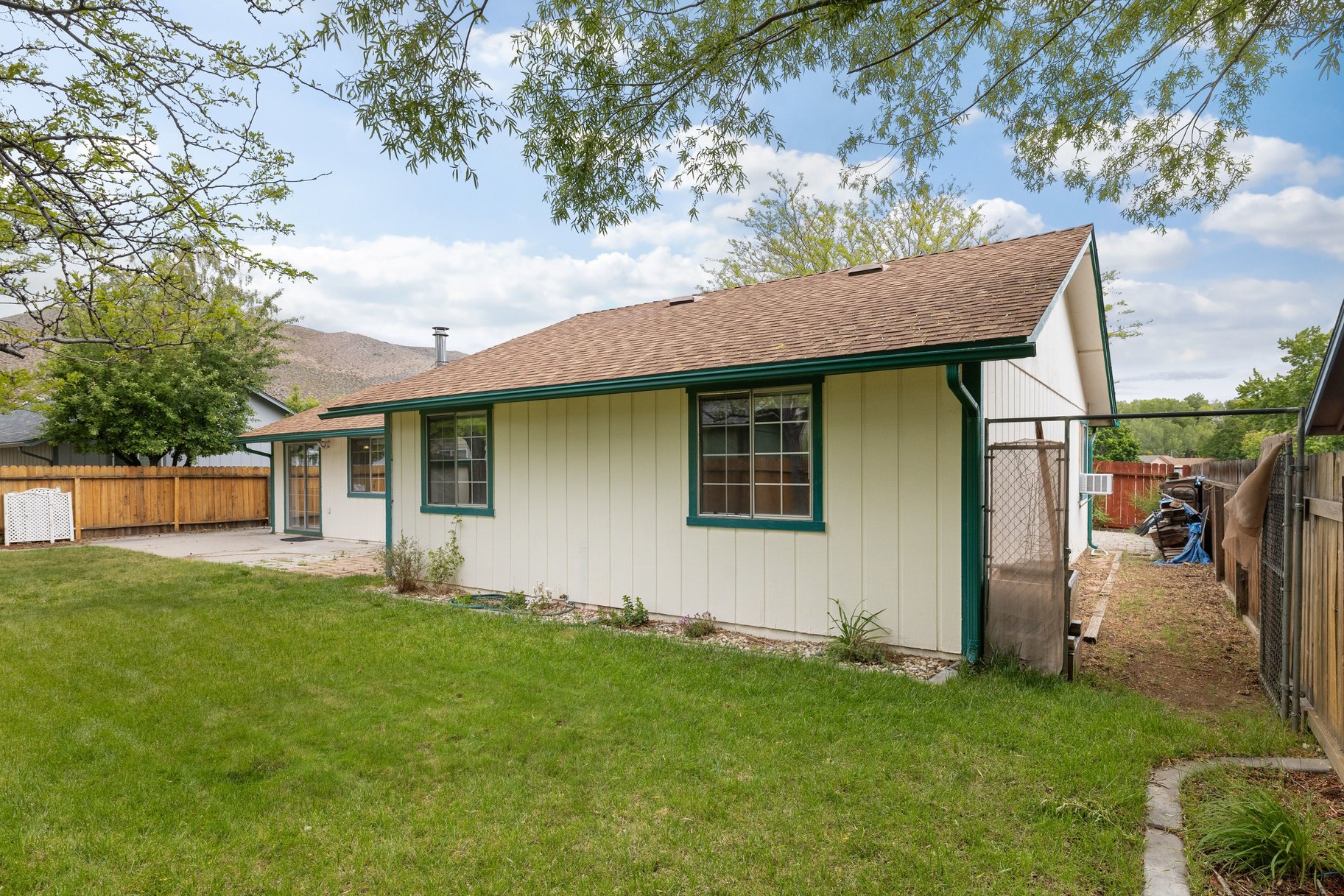  Move-in Ready. Great starter or investment home - 物件實景