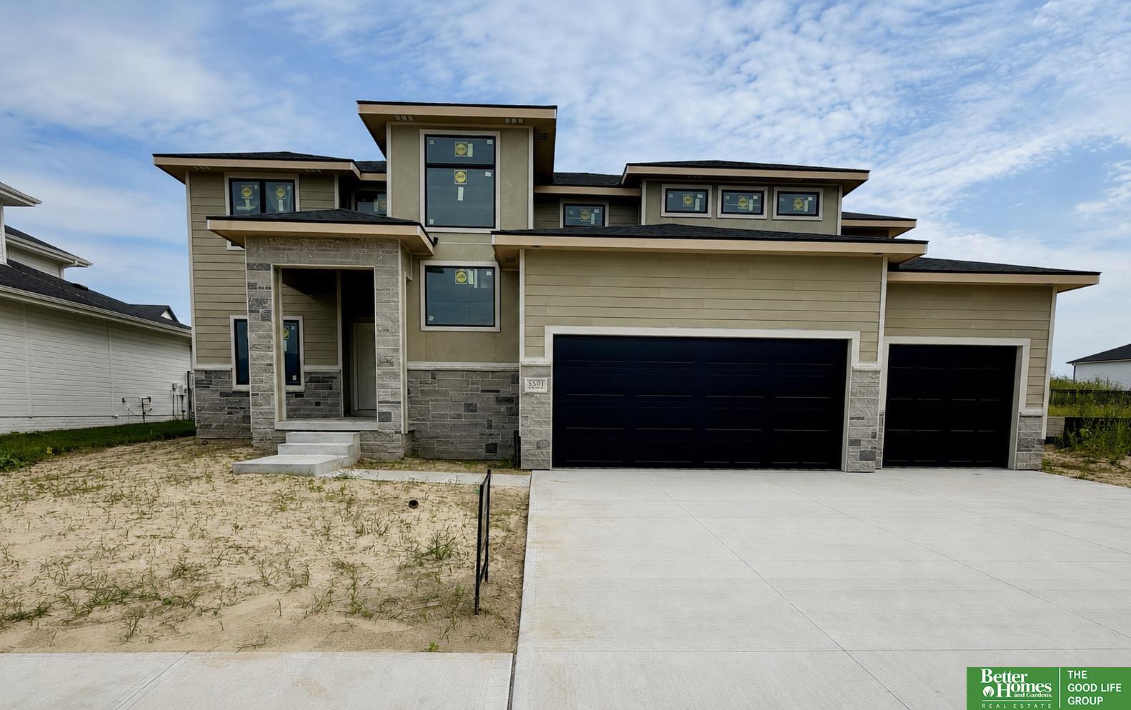 213th St, Elkhorn, NE 68022