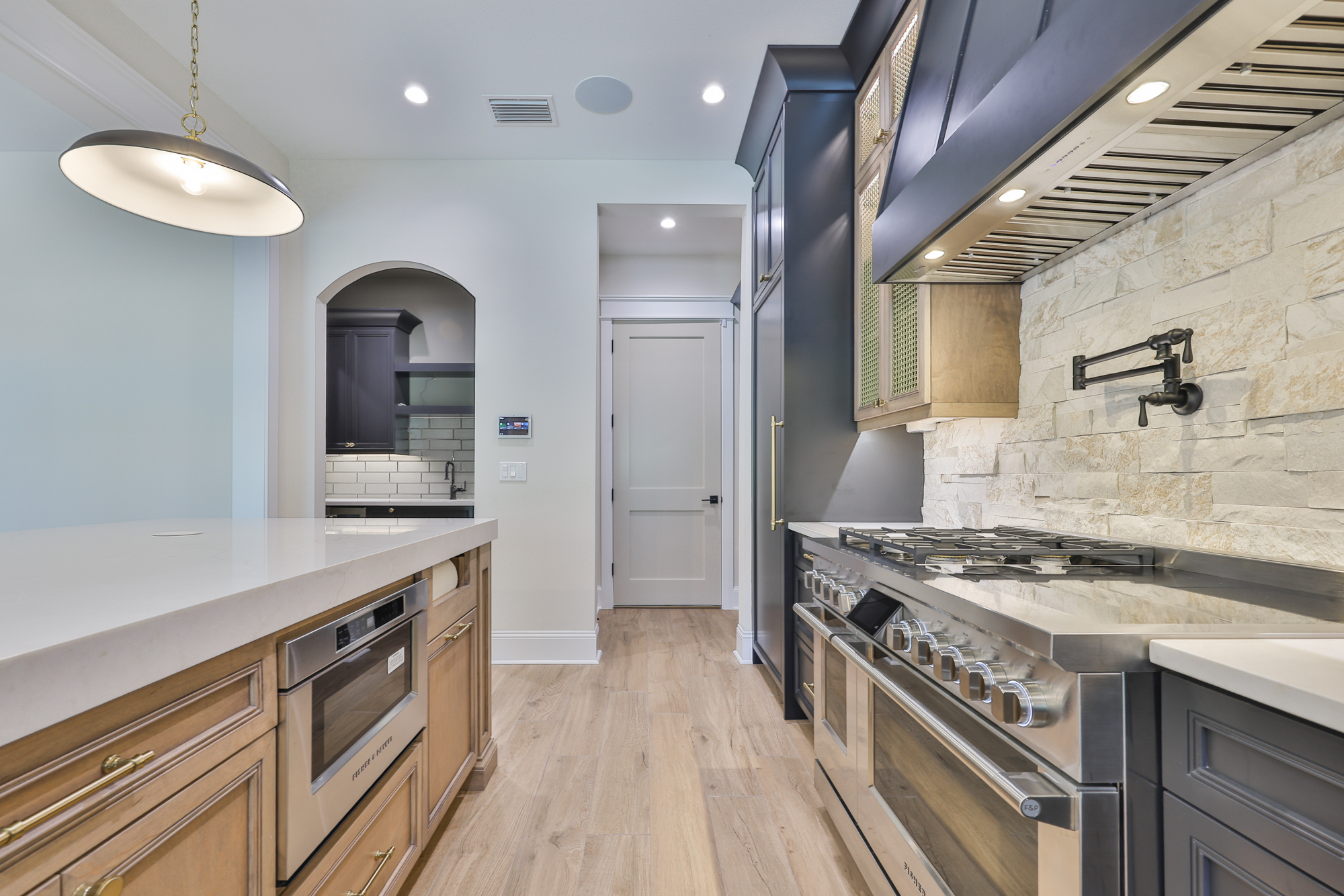 Tampa, Florida, 33629, United States, 5 Bedrooms Bedrooms, ,6 BathroomsBathrooms,Residential,For Sale,1974483