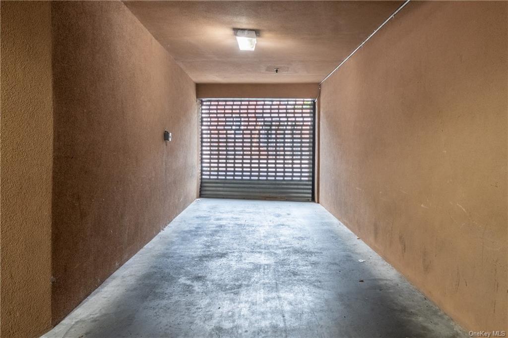 Bronx, New York, 10461, United States, 9 Bedrooms Bedrooms, ,Residential,For Sale,1977043