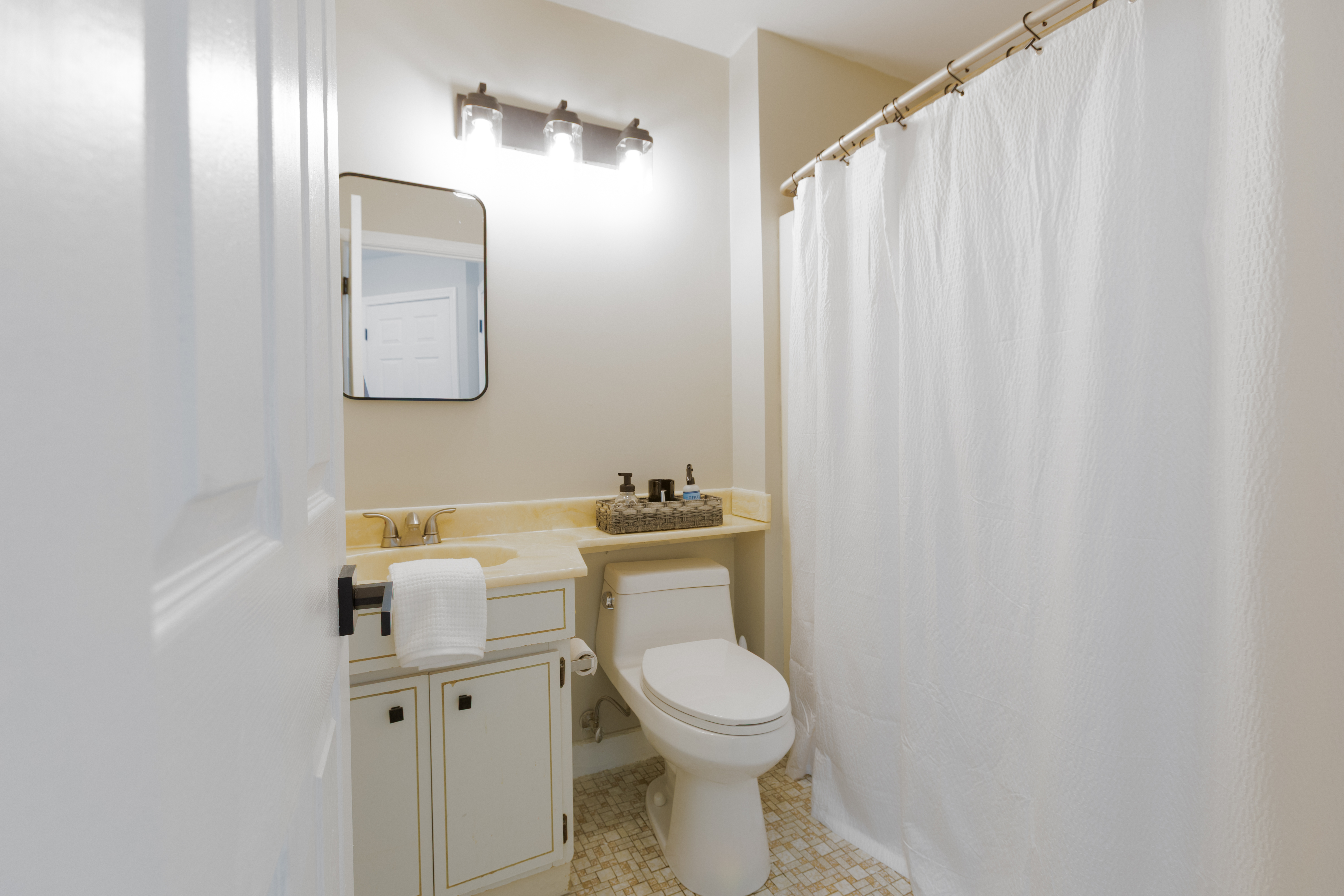  770 Salisbury St, Worcester, MA 01609 - 物件實景
