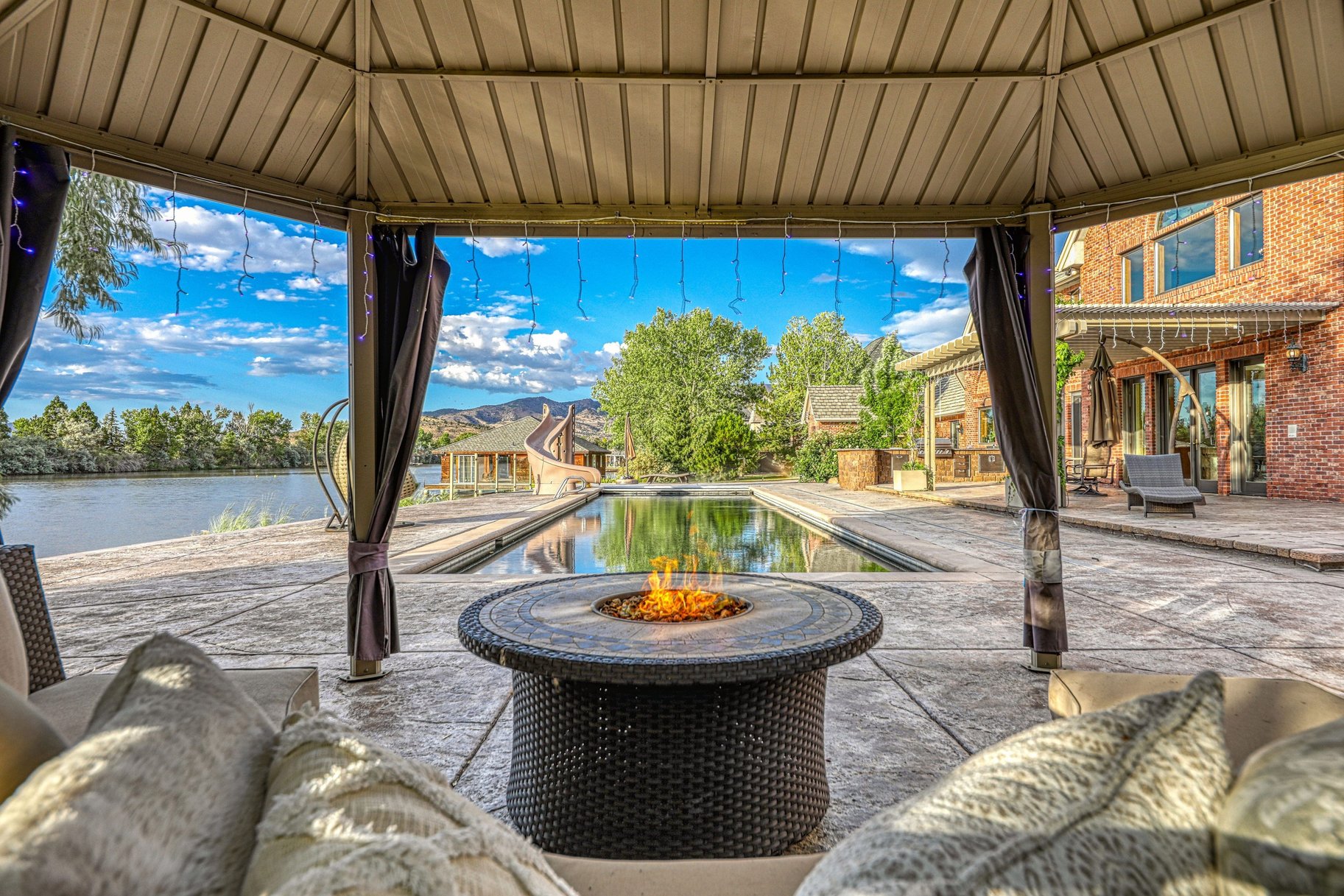  A Rare Lakefront Estate in the Heart of Reno no in One of Northern Nevada