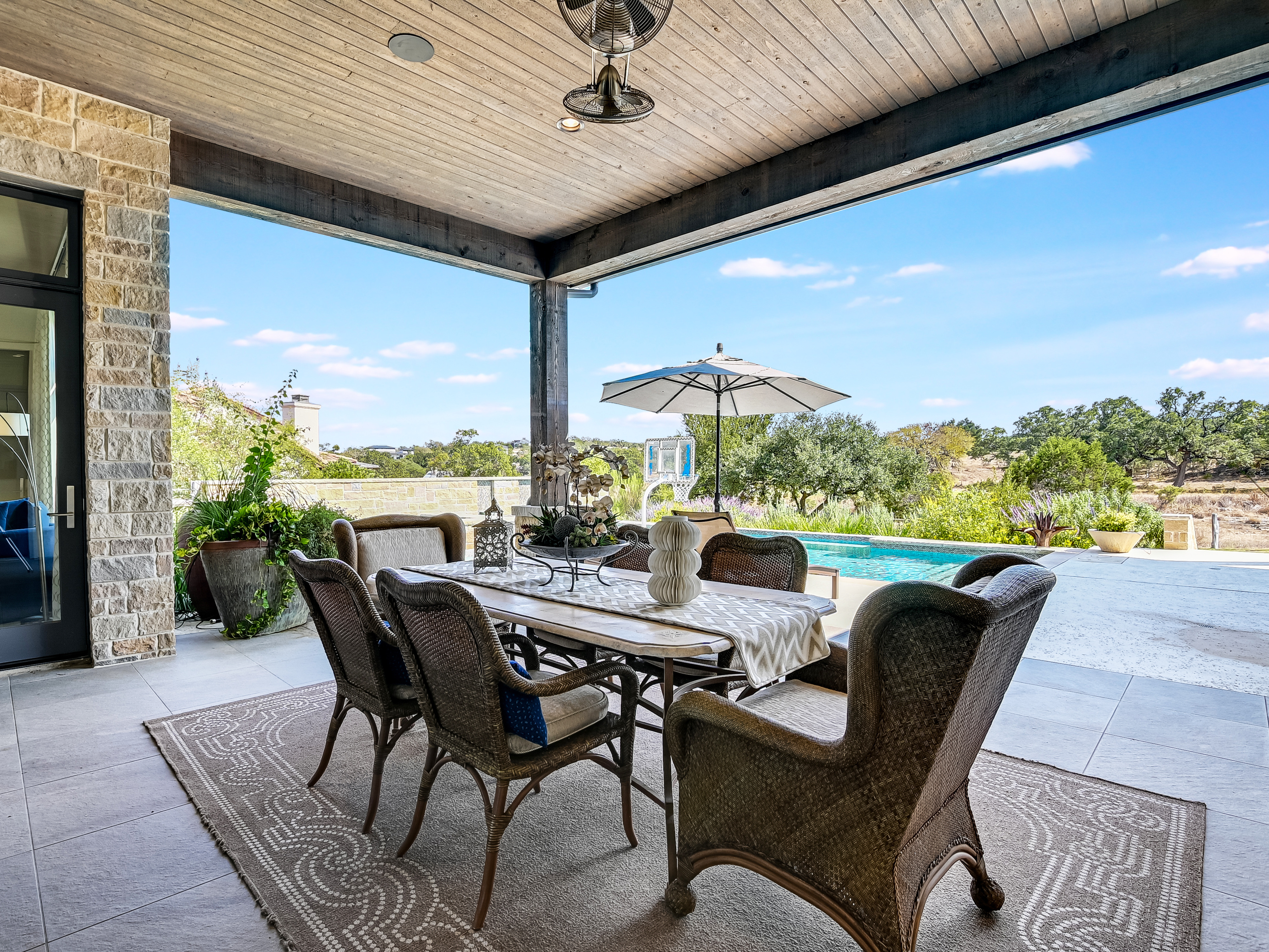  Refined Hill Country LIving - 物件實景