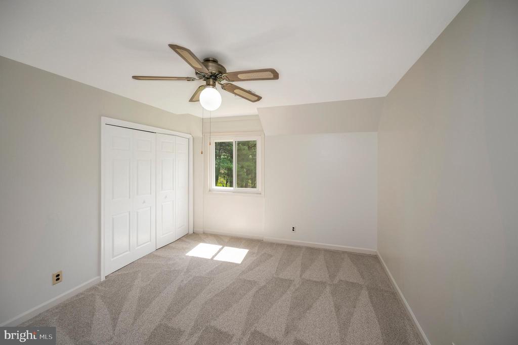 Linden, Virginia, 22642, United States, 5 Bedrooms Bedrooms, ,4 BathroomsBathrooms,Residential,For Sale,2037897