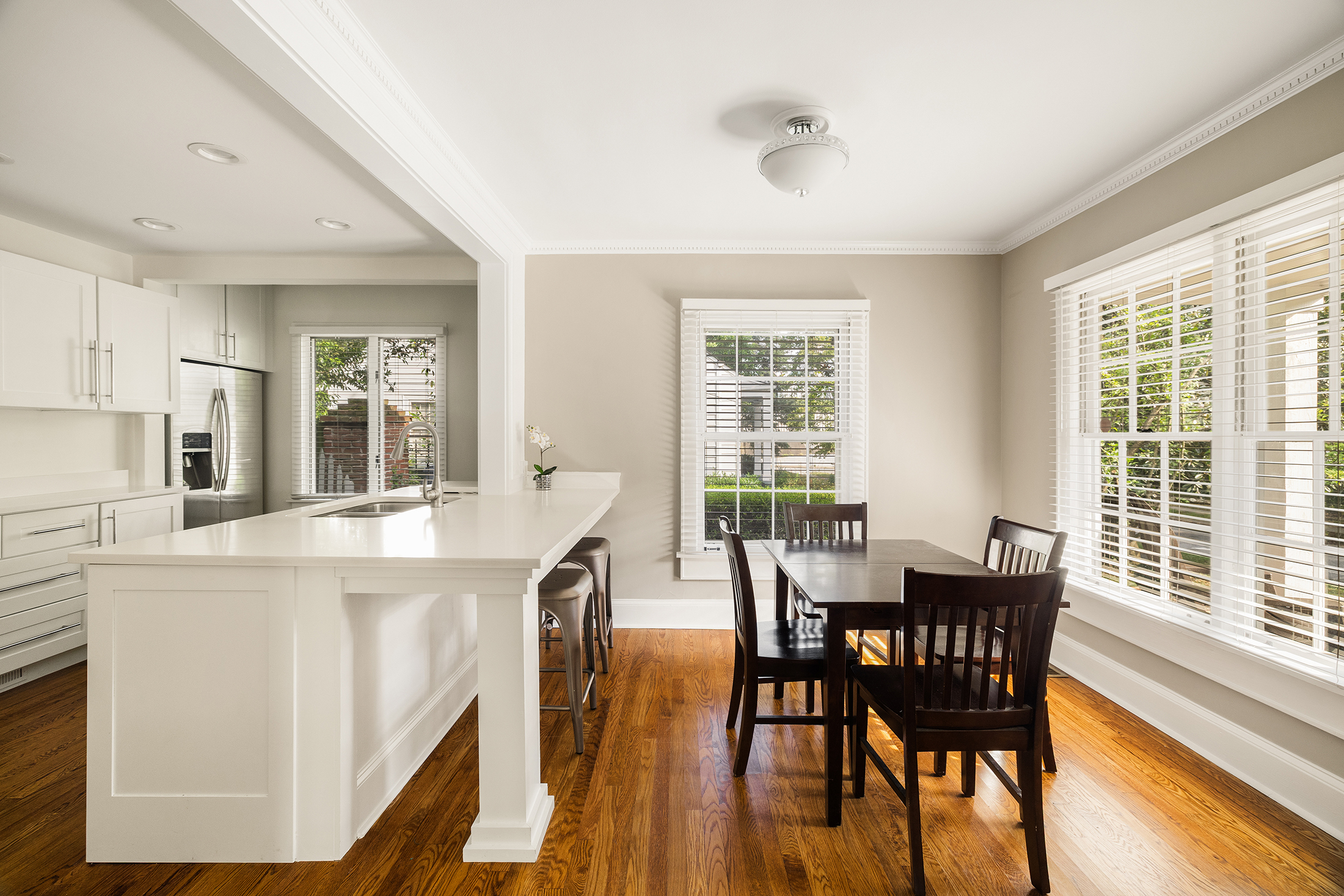  Charming Bungalow in the Heart of Sought-after Brookwood - 物件實景