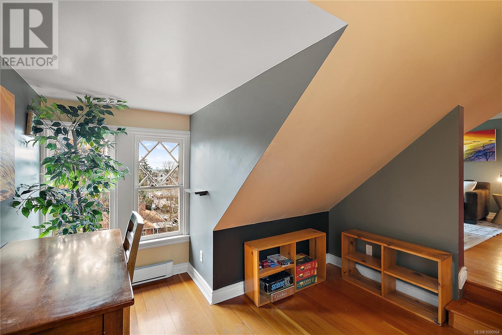 ESQUIMALT, British Columbia, V9A 5A9, CA, 2 Bedrooms Bedrooms, ,1 BathroomBathrooms,Residential,For Sale,1948185
