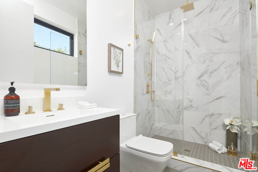 Culver City, California, 90230, United States, 4 Bedrooms Bedrooms, ,7 BathroomsBathrooms,Residential,For Sale,1804248