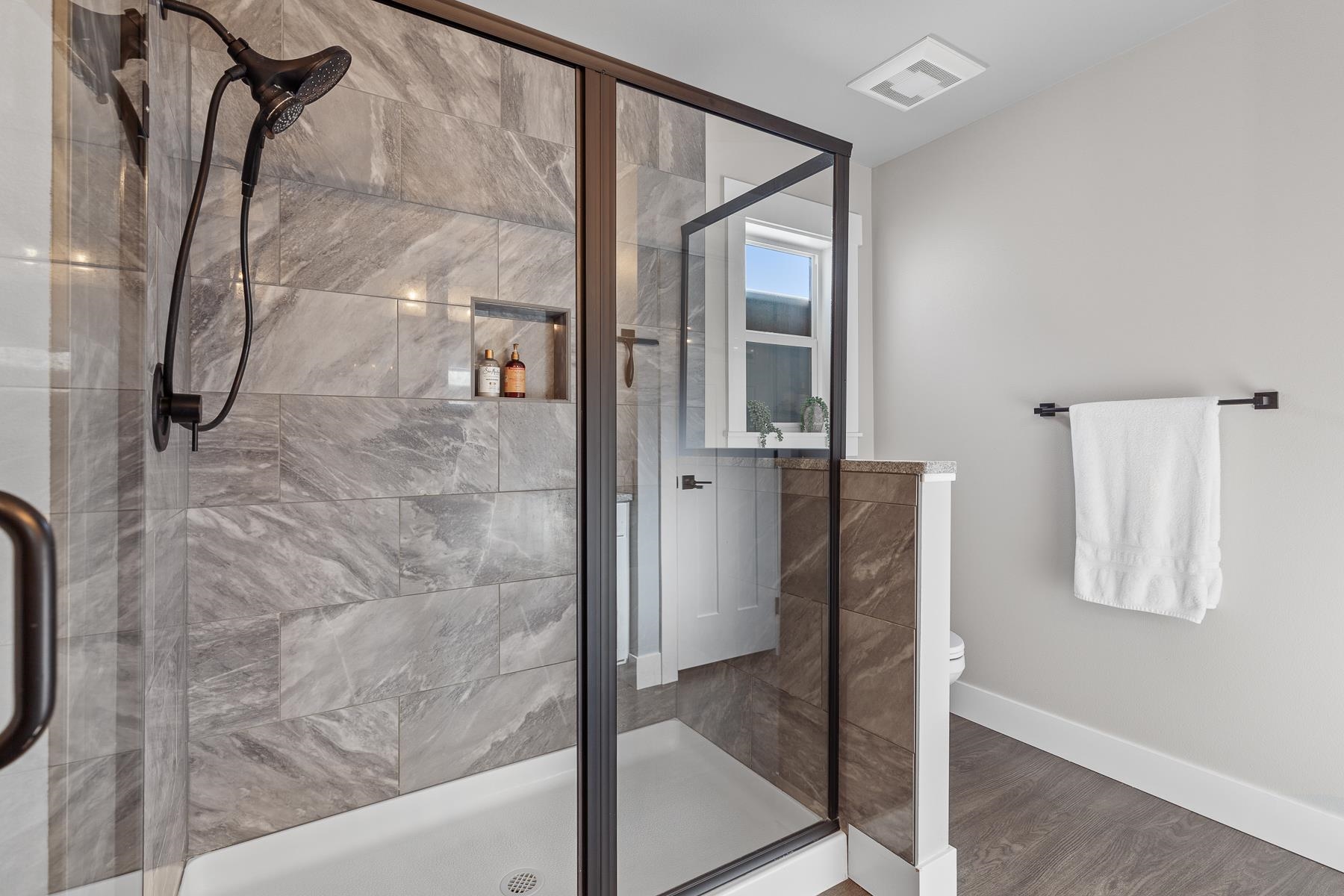 Greenacres, Washington, 99016, United States, 3 Bedrooms Bedrooms, ,2 BathroomsBathrooms,Residential,For Sale,1988561