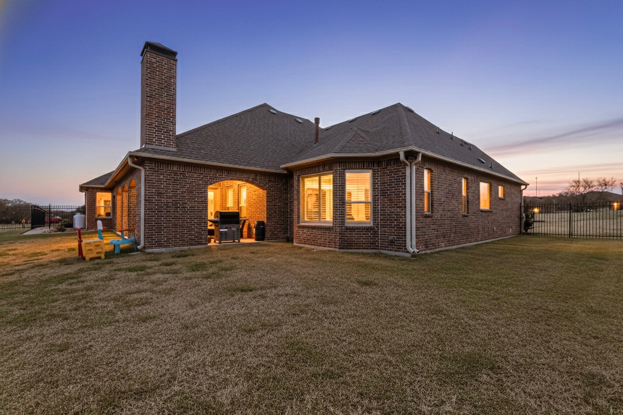 Cedar Hill, Texas, 75104, United States, 3 Bedrooms Bedrooms, ,4 BathroomsBathrooms,Residential,For Sale,1999299