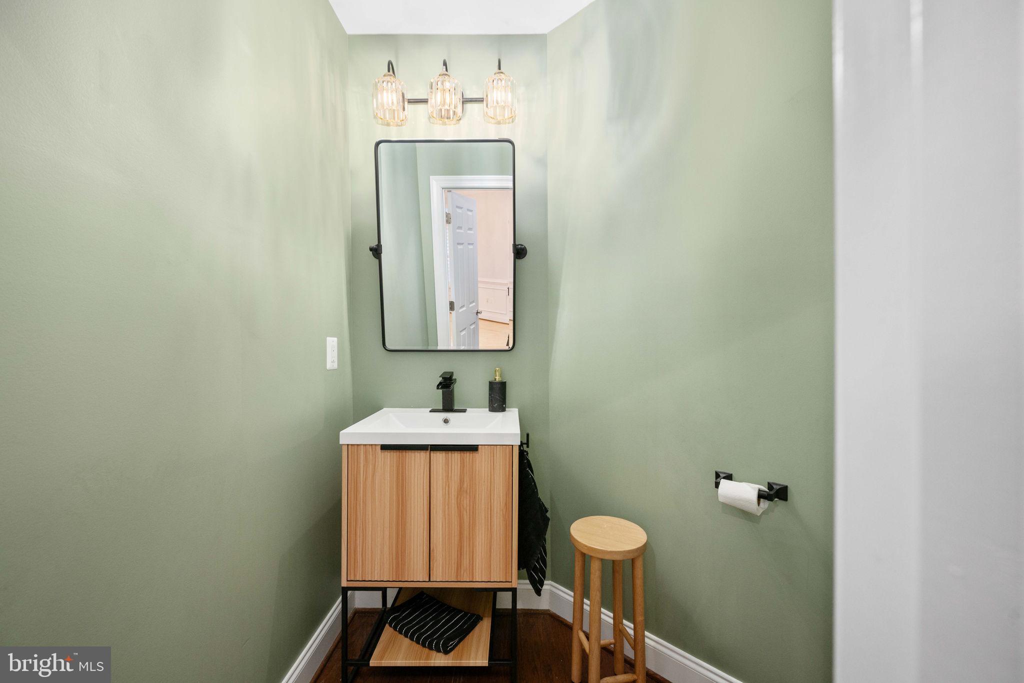 Alexandria, Virginia, 22315, United States, 4 Bedrooms Bedrooms, ,4 BathroomsBathrooms,Residential,For Sale,2001217