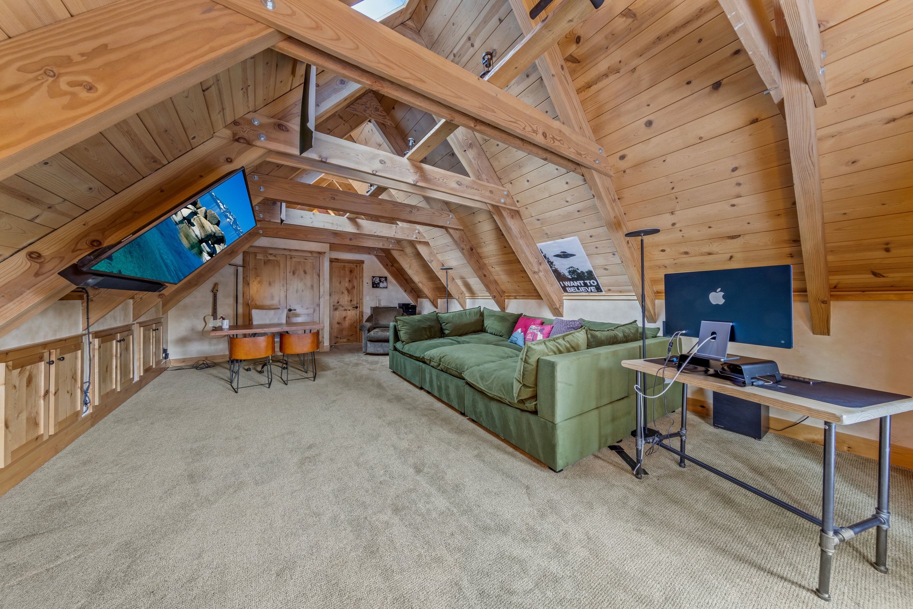  Gorgeous Tahoe Lodge next to open forest and close to everything - 物件實景
