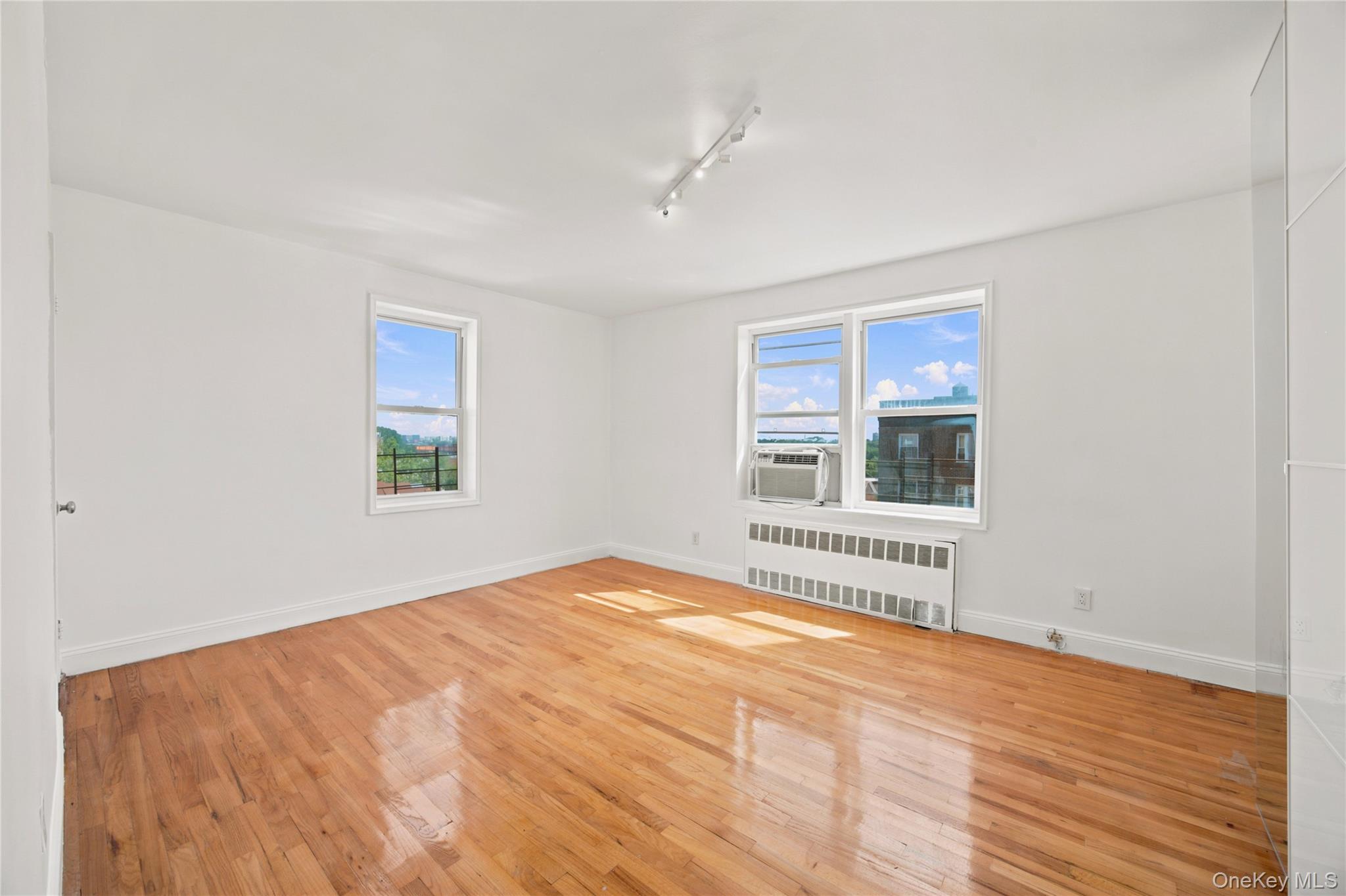  72-10 112 Street, Forest Hills, NY, 11375 - 物件實景