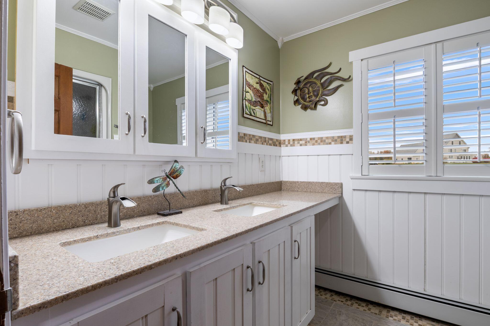 Sanford, Maine, 04083, United States, 3 Bedrooms Bedrooms, ,2 BathroomsBathrooms,Residential,For Sale,1987939