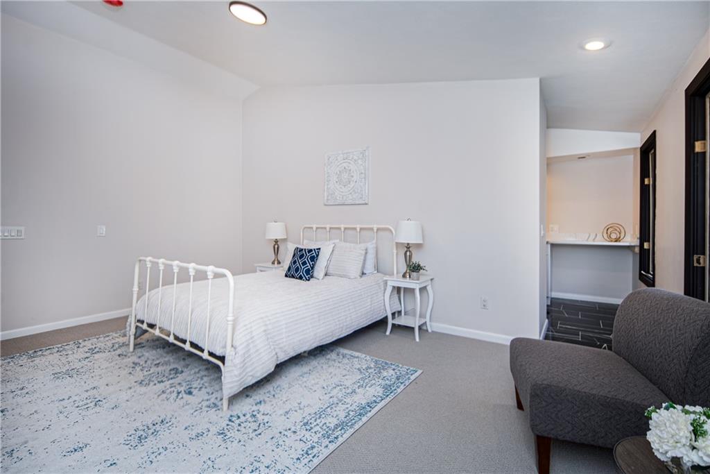 East Greenwich, Rhode Island, 02818, United States, 3 Bedrooms Bedrooms, ,3 BathroomsBathrooms,Residential,For Sale,1905846