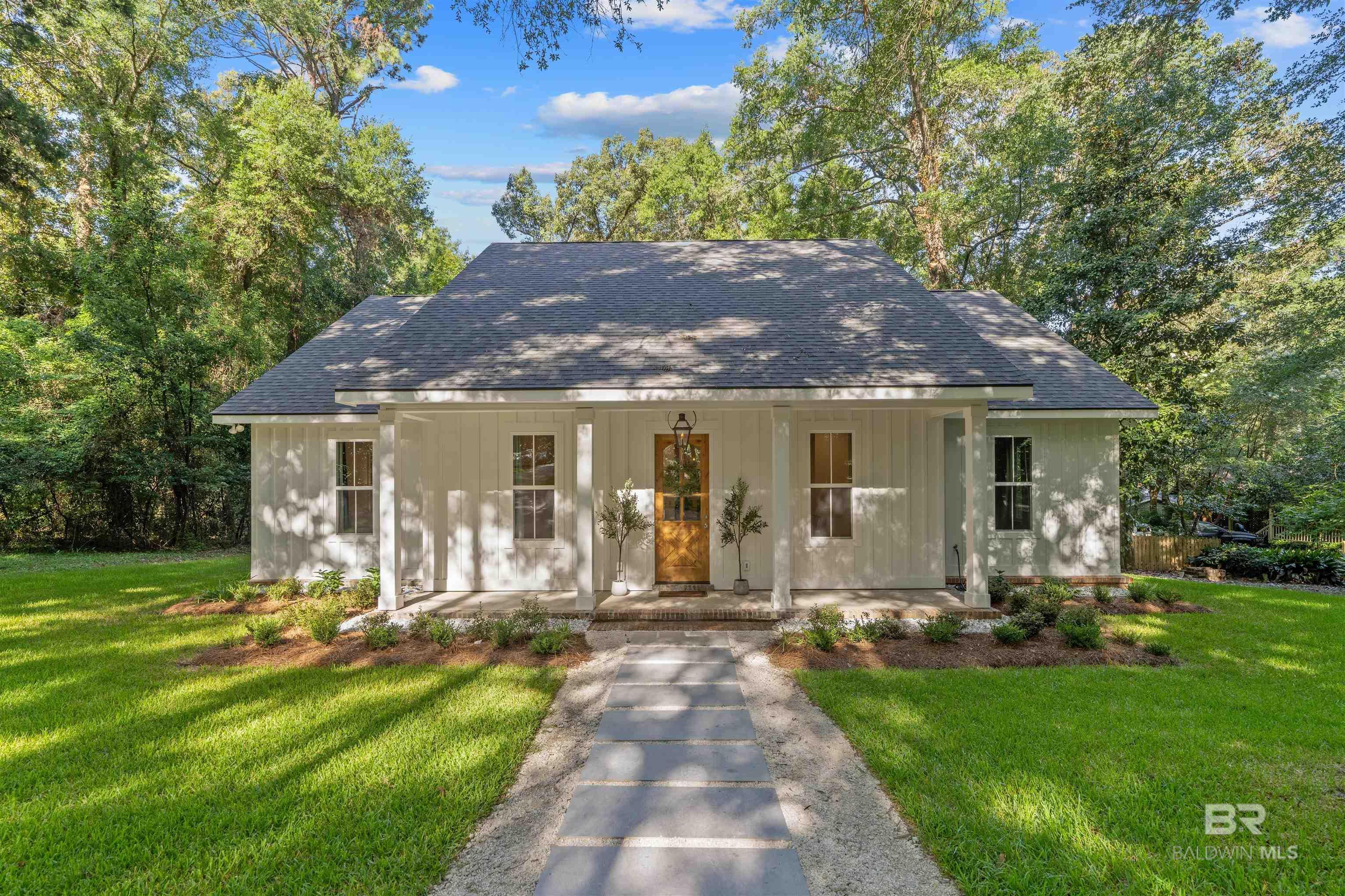 Fairhope, Alabama, 36532, United States, 3 Bedrooms Bedrooms, ,2 BathroomsBathrooms,Residential,For Sale,1895603