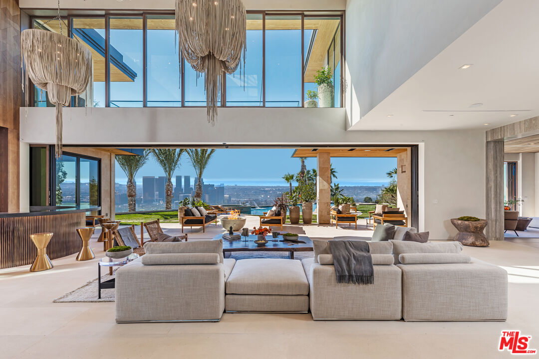 Beverly Hills, California, 90210, United States, 7 Bedrooms Bedrooms, ,11 BathroomsBathrooms,Residential,For Sale,1712391