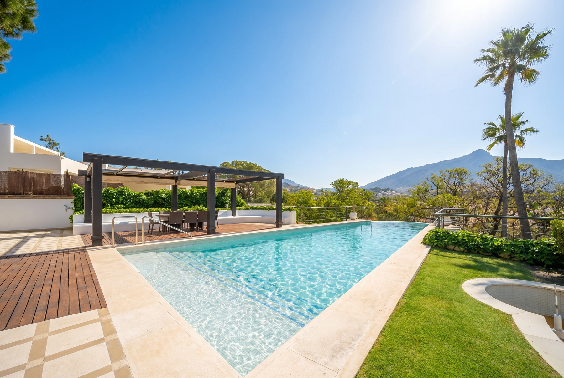  A true home in the Golf Valley with direct access to the Las Brisas golf course - 物件實景