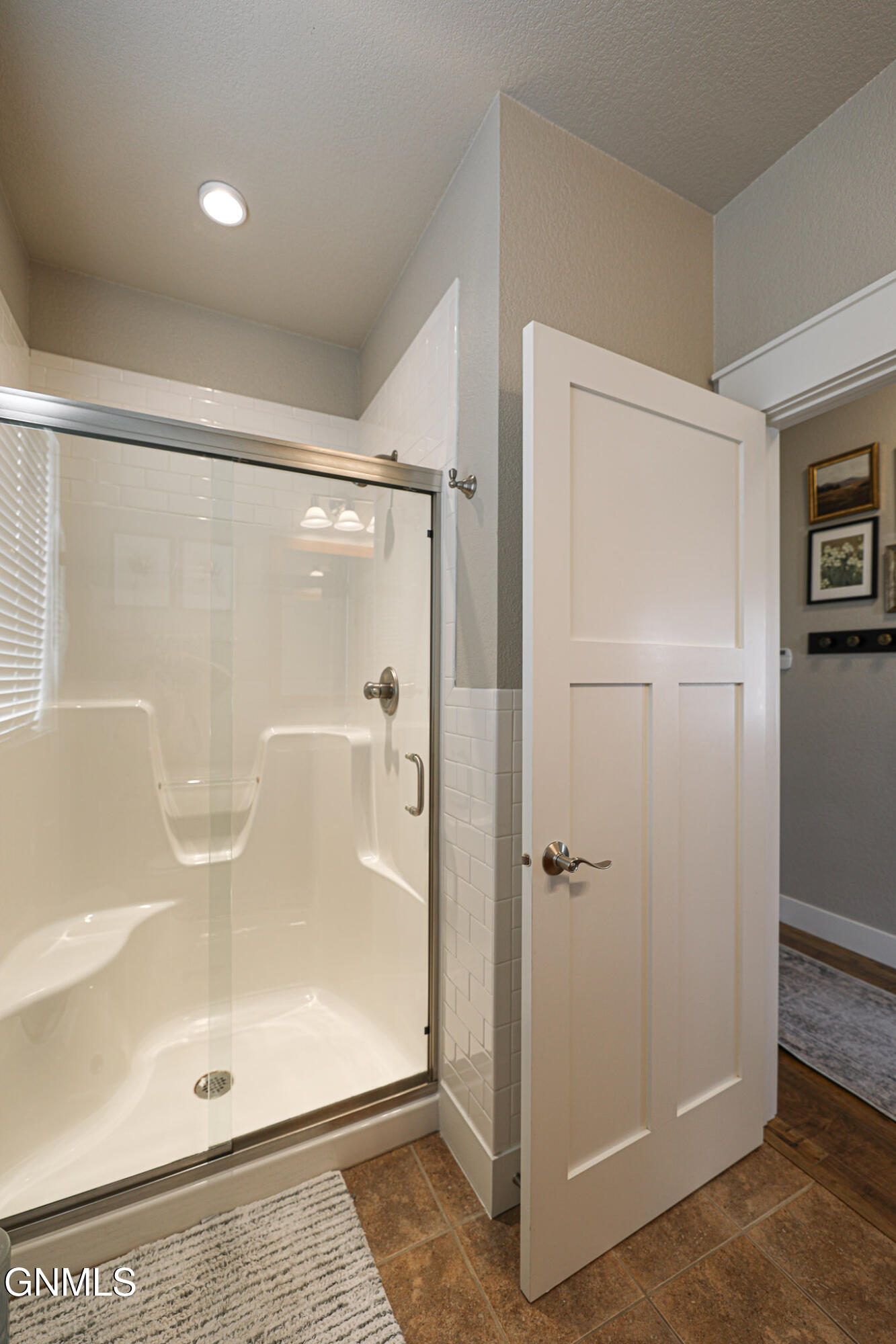 Bismarck, North Dakota, 58503, United States, 6 Bedrooms Bedrooms, ,5 BathroomsBathrooms,Residential,For Sale,1810584