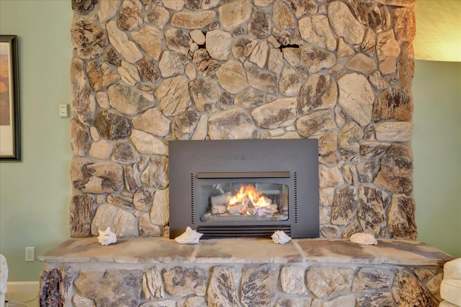 Penn Valley, California, 95946, United States, 3 Bedrooms Bedrooms, ,3 BathroomsBathrooms,Residential,For Sale,2000510