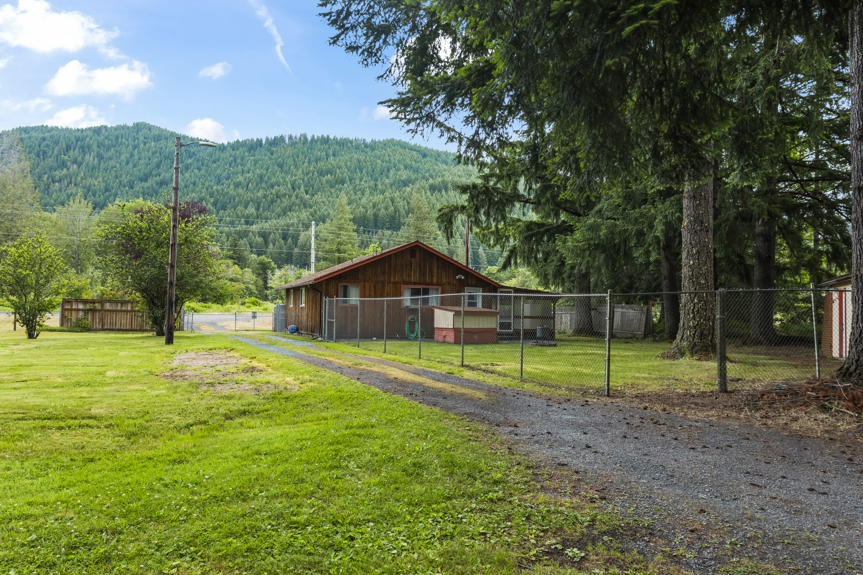  22204 State Route 706 E, Elbe, WA, 98330 - 物件實景