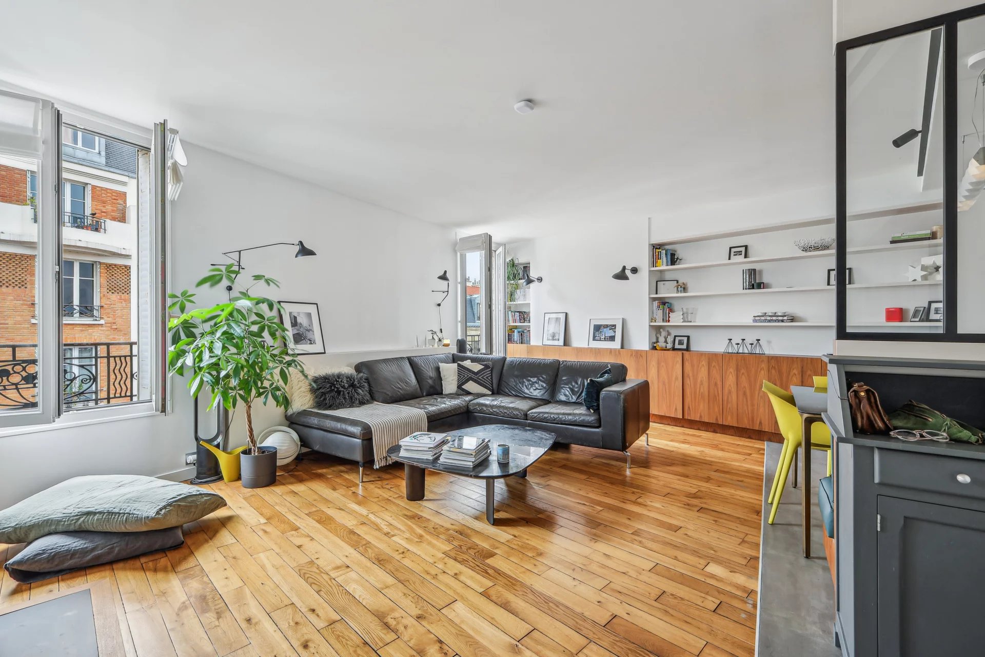 Boulogne-Billancourt, Île-de-France, 92100, FR, 2 Bedrooms Bedrooms, ,2 BathroomsBathrooms,Residential,For Sale,1668545