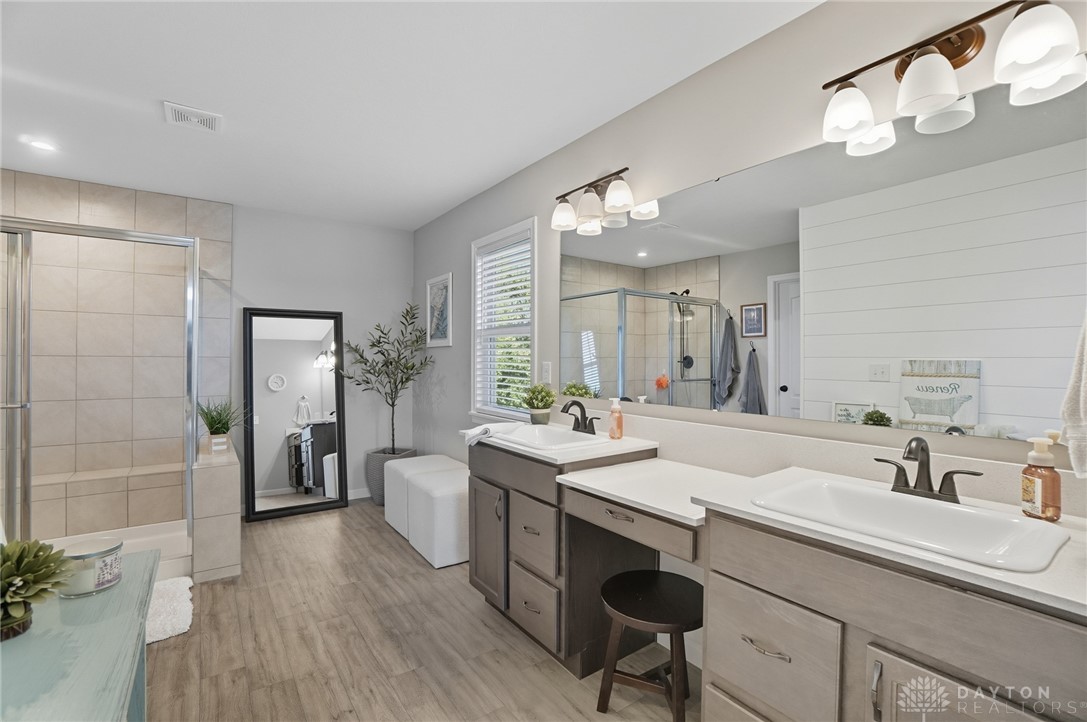 Cincinnati, Ohio, 45245, United States, 4 Bedrooms Bedrooms, ,4 BathroomsBathrooms,Residential,For Sale,1996154