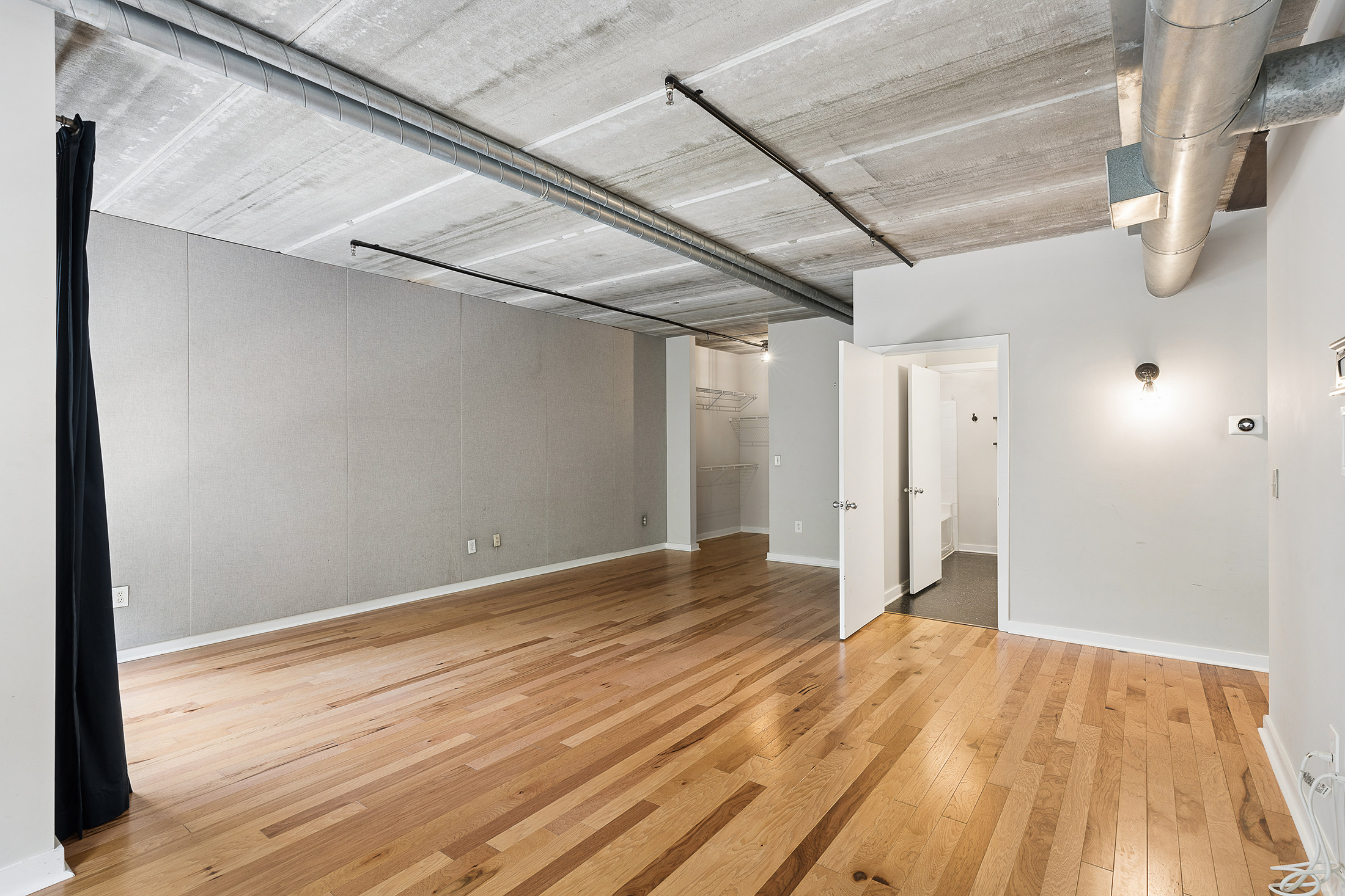  Spacious Heart-of-Midtown Condo - 物件實景