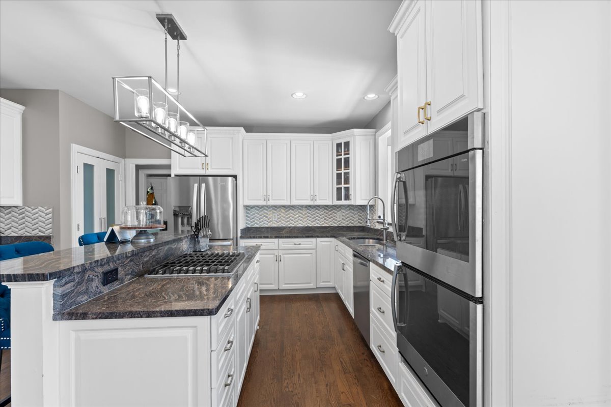 New Windsor, Maryland, 21776, United States, 5 Bedrooms Bedrooms, ,5 BathroomsBathrooms,Residential,For Sale,1943659