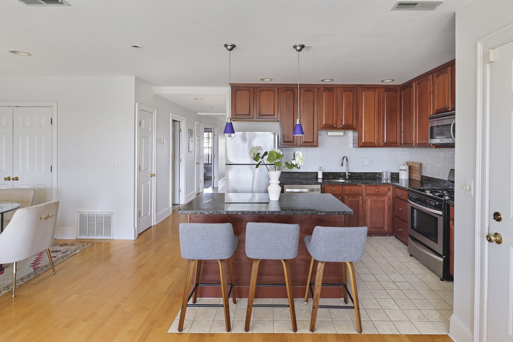 Boston, Massachusetts, 02127, United States, 2 Bedrooms Bedrooms, ,2 BathroomsBathrooms,Residential,For Sale,1940923