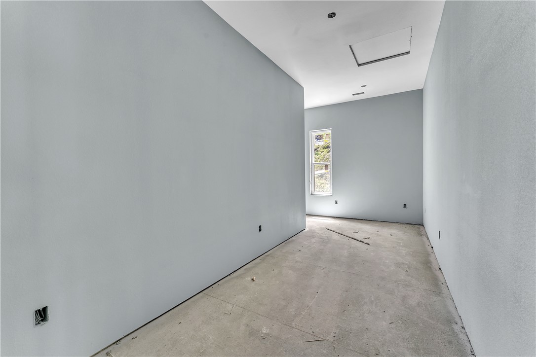 Fayetteville, Arkansas, 72703, United States, 4 Bedrooms Bedrooms, ,5 BathroomsBathrooms,Residential,For Sale,1902813