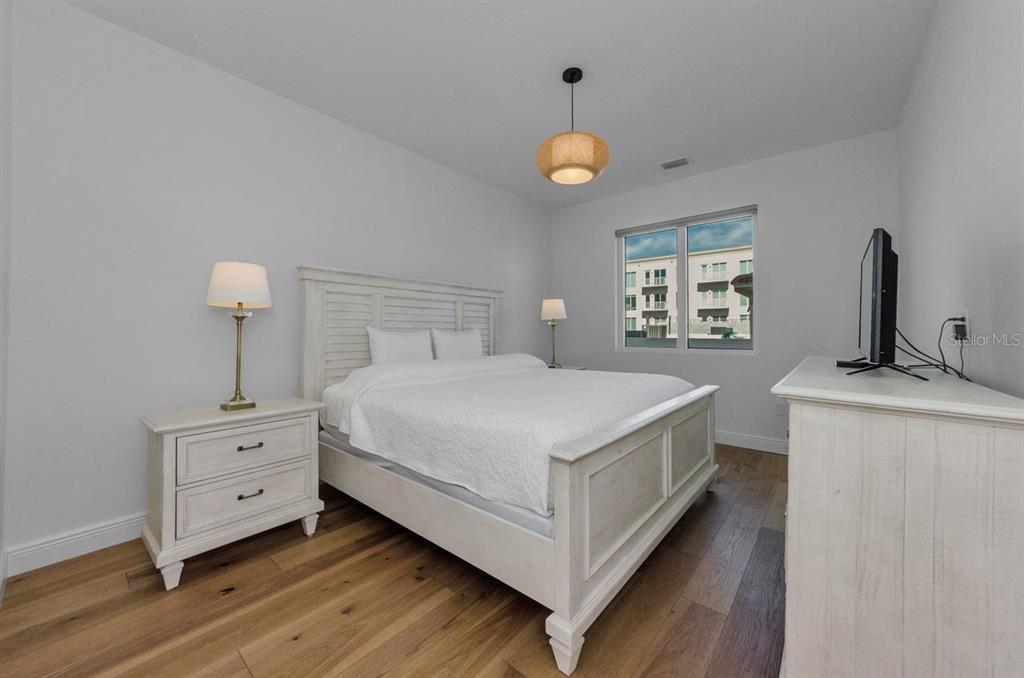 St Petersburg, Florida, 33701, United States, 3 Bedrooms Bedrooms, ,3 BathroomsBathrooms,Residential,For Sale,1885296