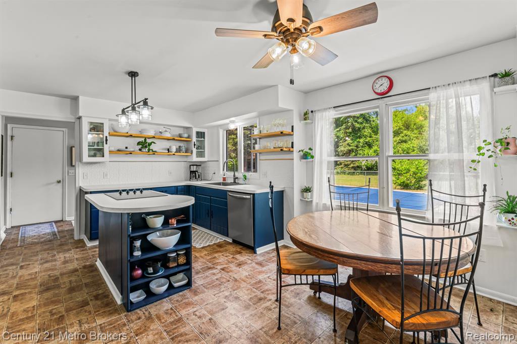 Lapeer, Michigan, 48446, United States, 4 Bedrooms Bedrooms, ,3 BathroomsBathrooms,Residential,For Sale,1982029