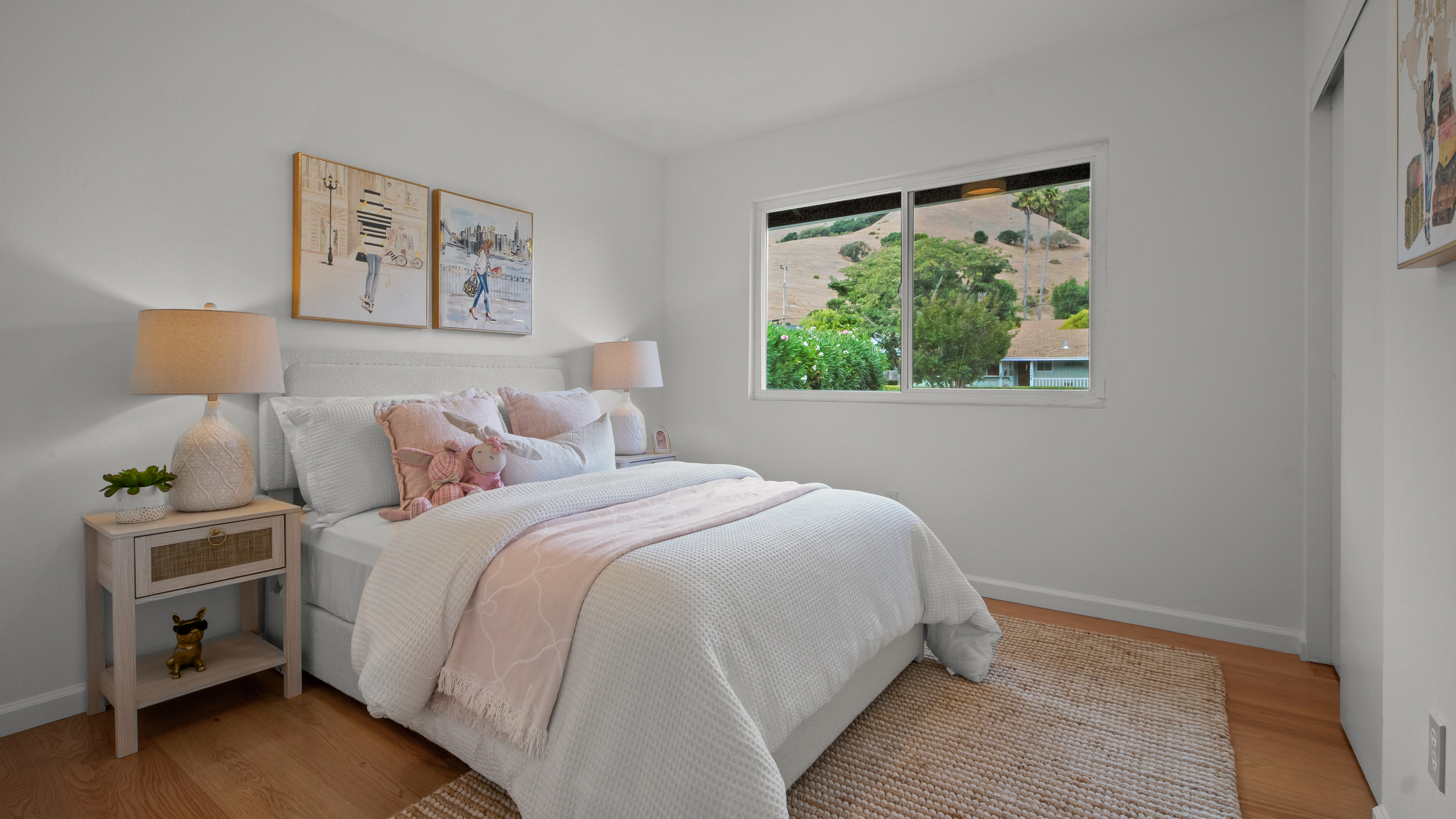  Single-Level, Beautifully Updated, and a Yard of Your Own - 物件實景