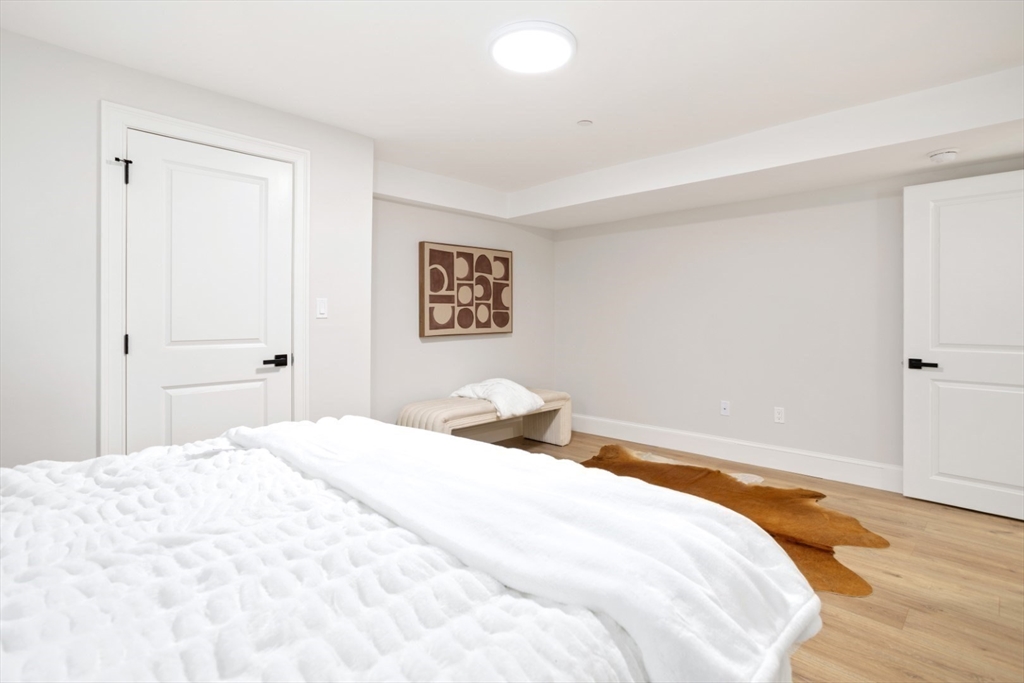 56 Putnam, 1, Somerville, Massachusetts, 02143, United States, 5 Bedrooms Bedrooms, ,3 BathroomsBathrooms,Residential,For Sale,56 Putnam , 1,1661296